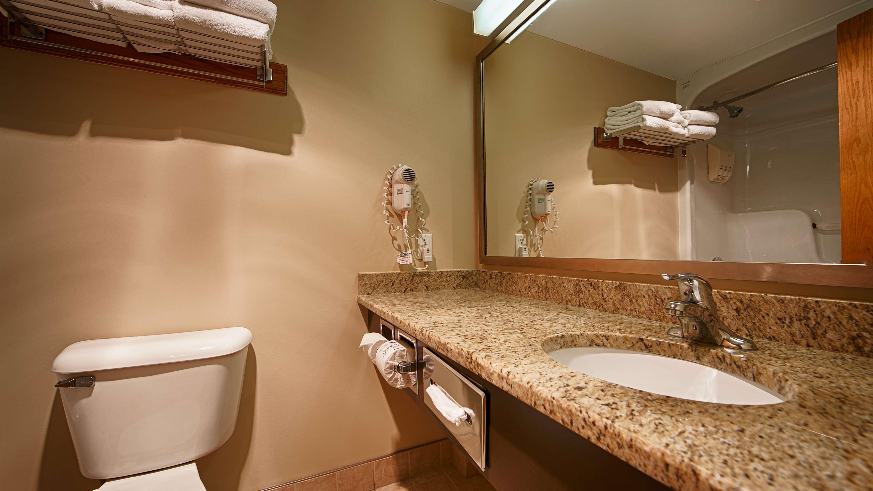 Best Western Plus Guildwood Inn Сарниа Екстериор снимка