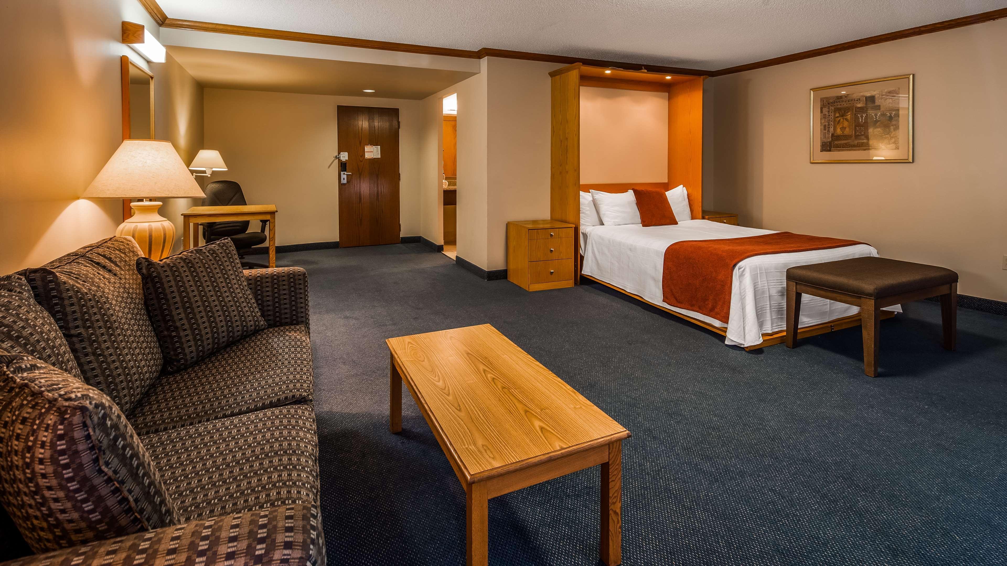 Best Western Plus Guildwood Inn Сарниа Екстериор снимка
