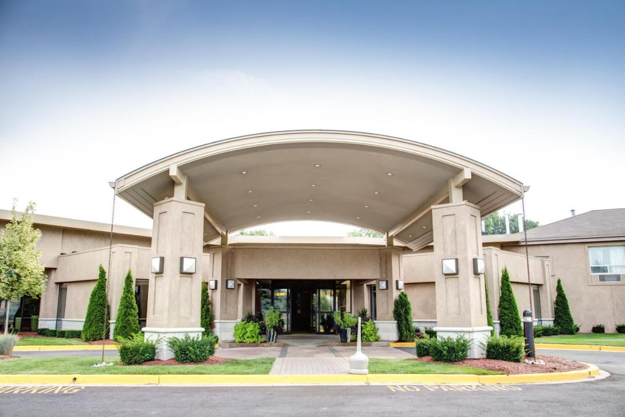 Best Western Plus Guildwood Inn Сарниа Екстериор снимка