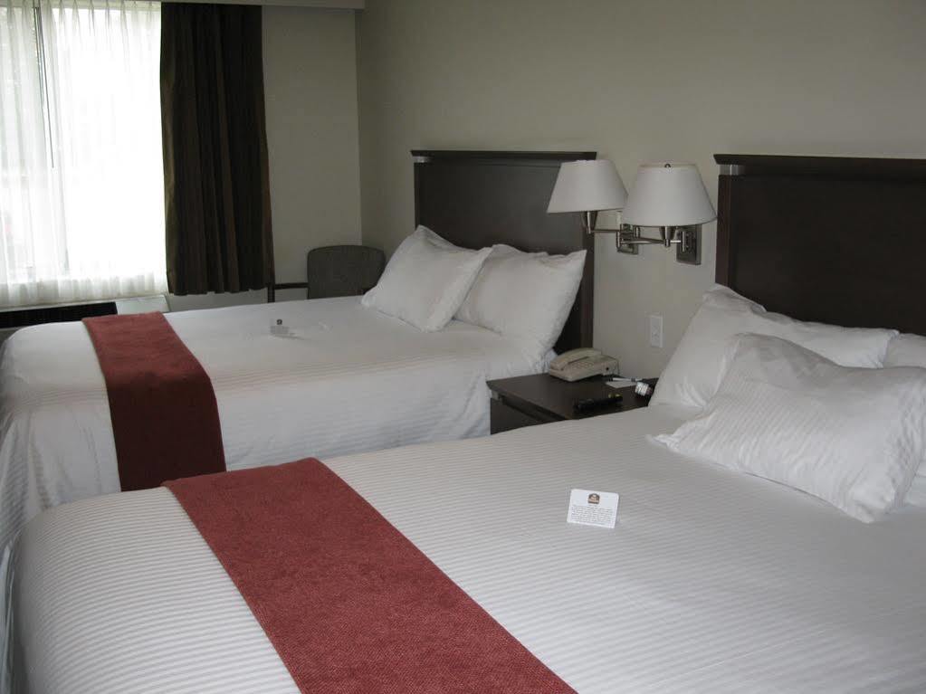 Best Western Plus Guildwood Inn Сарниа Екстериор снимка